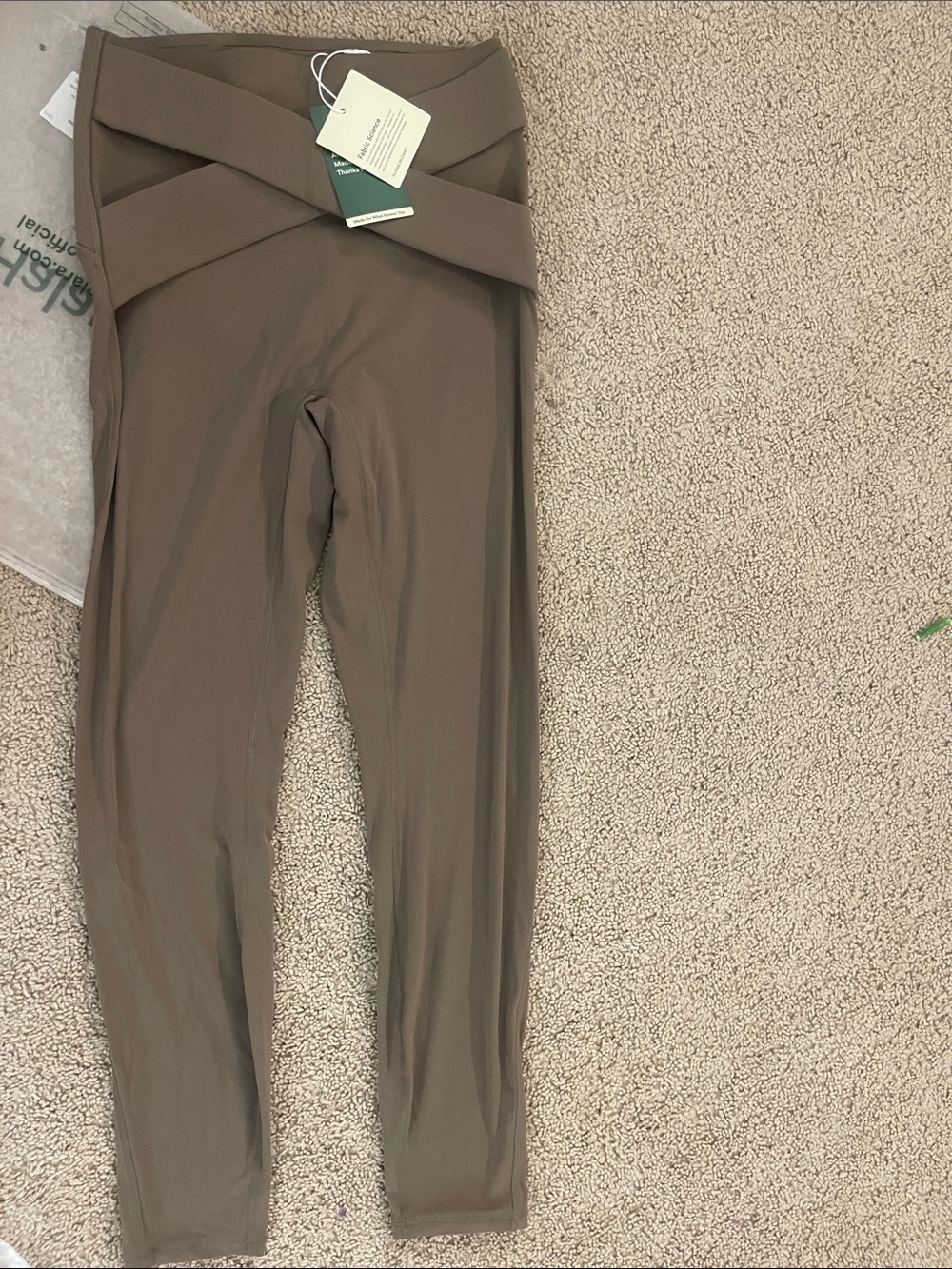 HALARA High-Rise Leggings in Taupe Brown